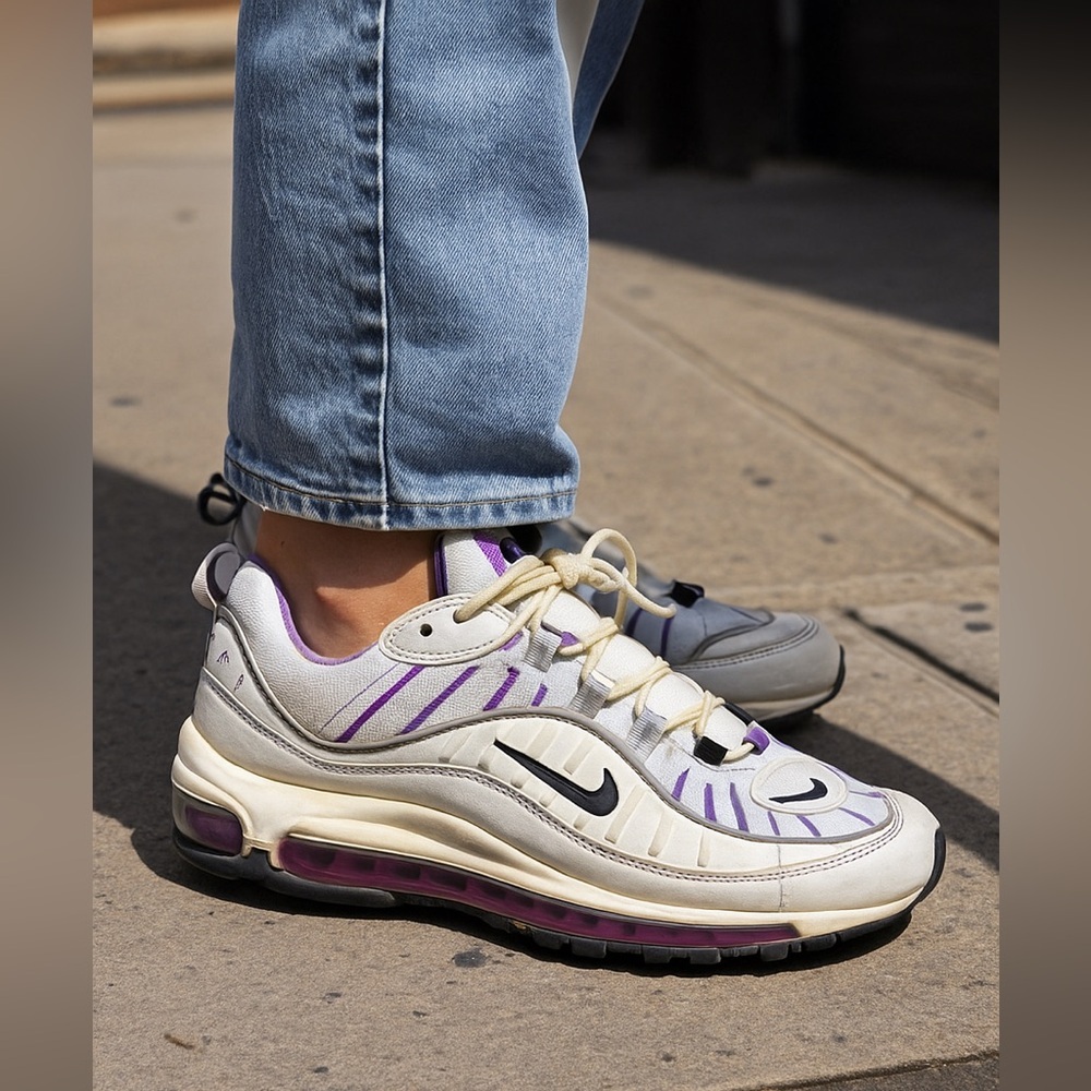 Nike Air Max 98 Women’s Size 9 – White/Grey with Purple Accents Magenta Air Unit